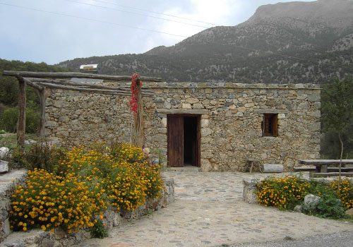 Crete walks: Agios Ioannis mountain retreat lodgings